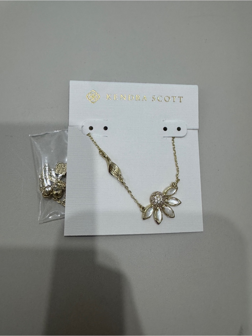Kendra Scott Gold Flower Pendant Necklace - White Petal